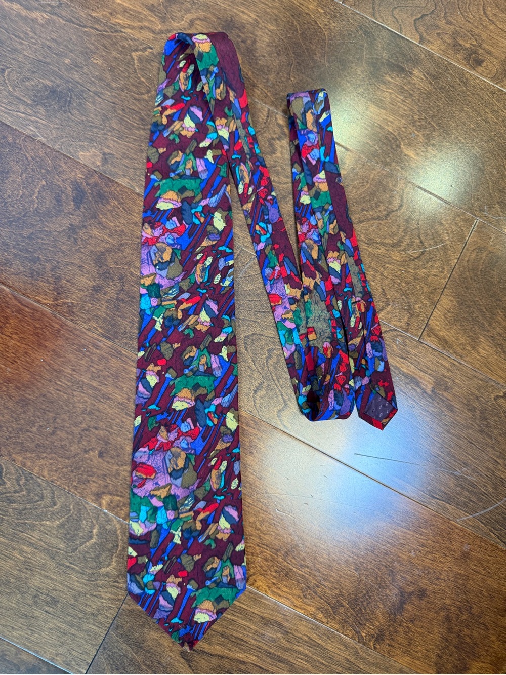 Stonehenge Molecular Expressions Tie